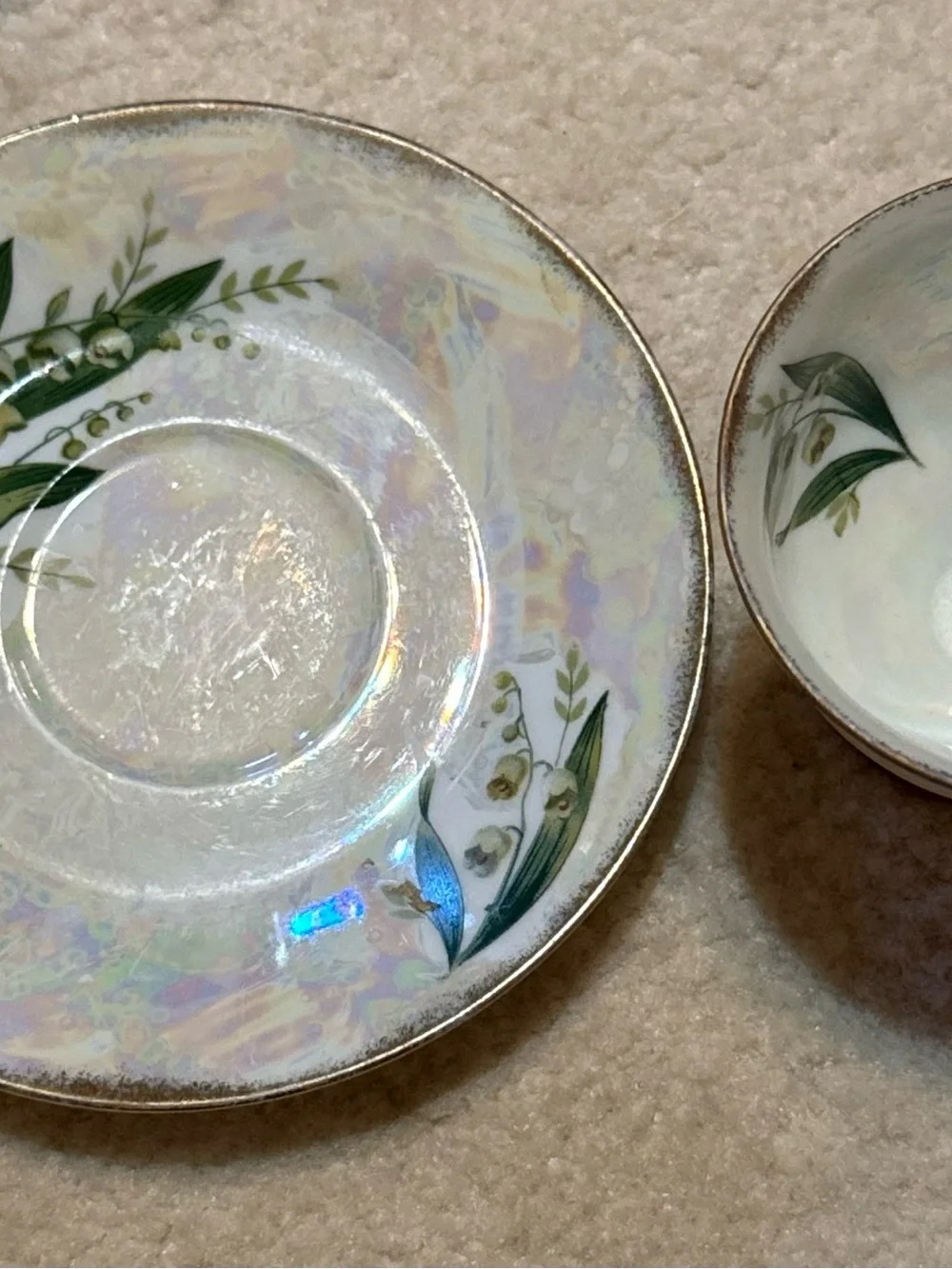 1040s Japanese iridescent lusterware pedestal teacup and saucer set